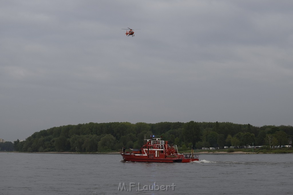 PRhein Koeln Porz Ensen Schwimmer untergegangen P103.JPG - Miklos Laubert